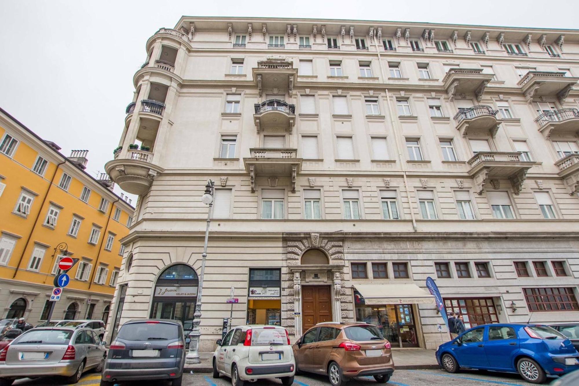 Mercato Vecchio City Trieszt Kültér fotó